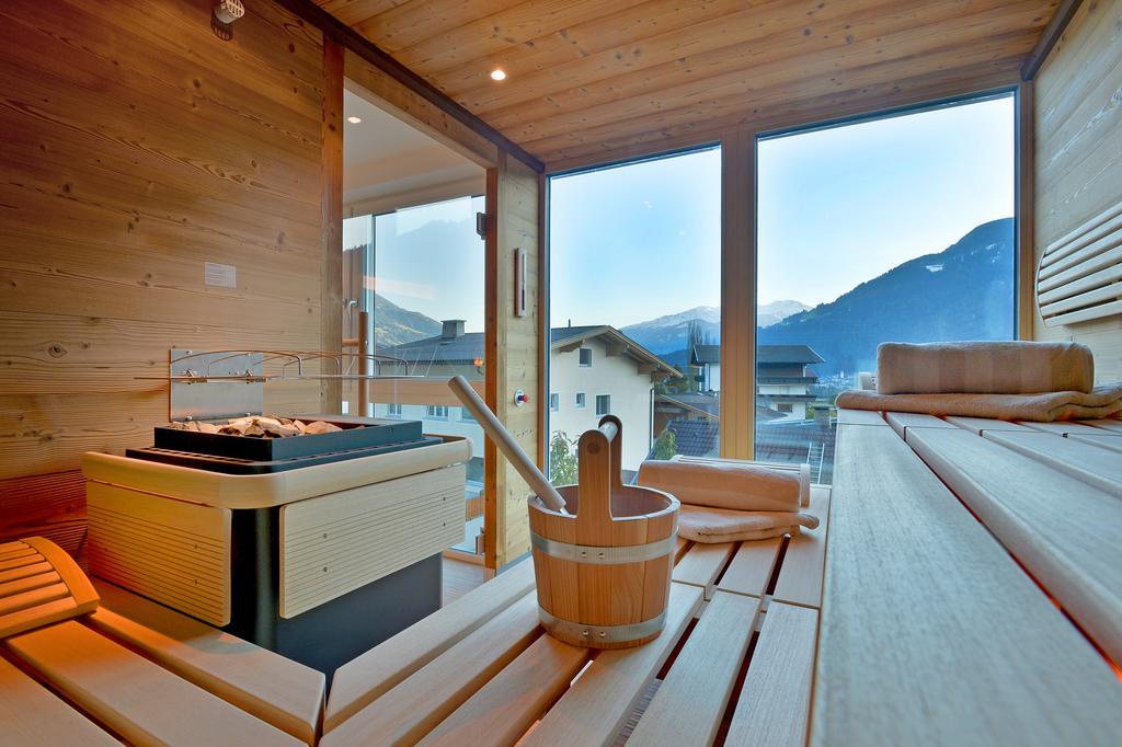 Das Sonnleiten Ski- Und Motorradhotel Bruck Im Zillertal Bruck am Ziller Exterior photo