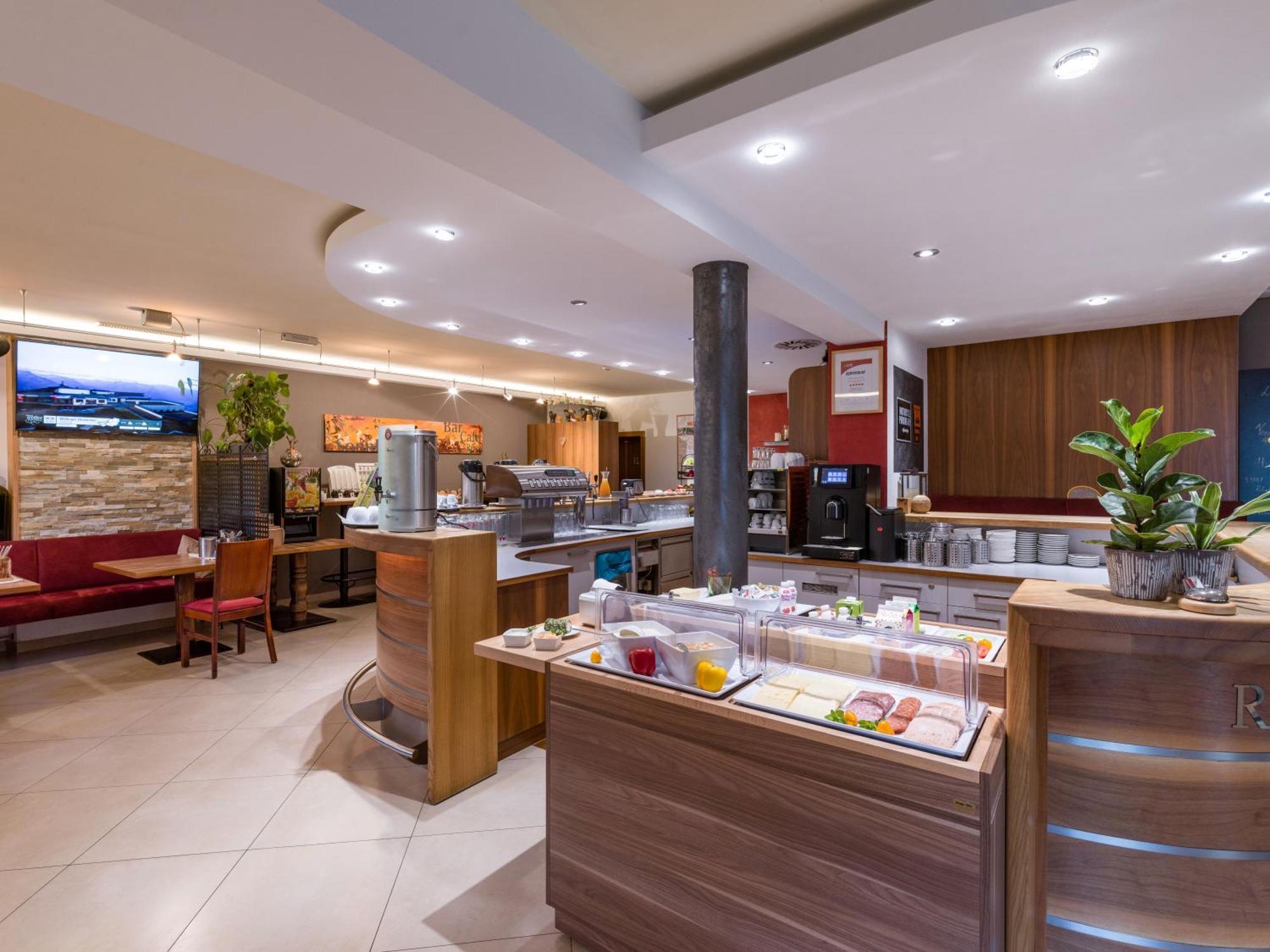 Das Sonnleiten Ski- Und Motorradhotel Bruck Im Zillertal Bruck am Ziller Exterior photo