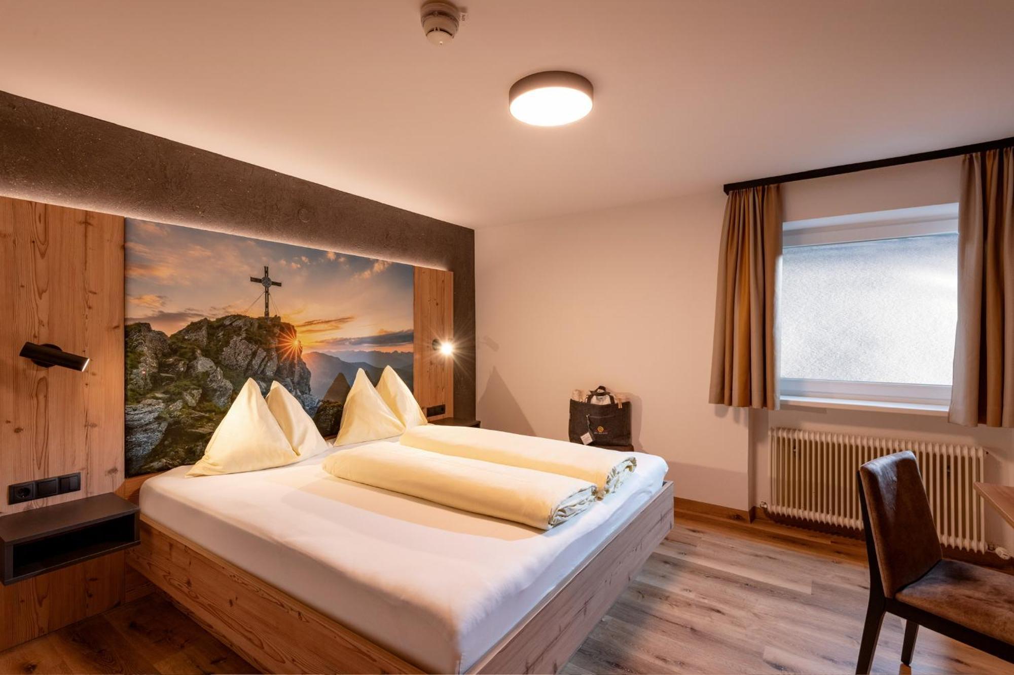 Das Sonnleiten Ski- Und Motorradhotel Bruck Im Zillertal Bruck am Ziller Exterior photo