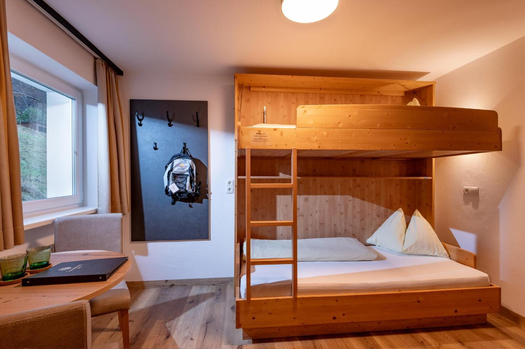 Das Sonnleiten Ski- Und Motorradhotel Bruck Im Zillertal Bruck am Ziller Exterior photo