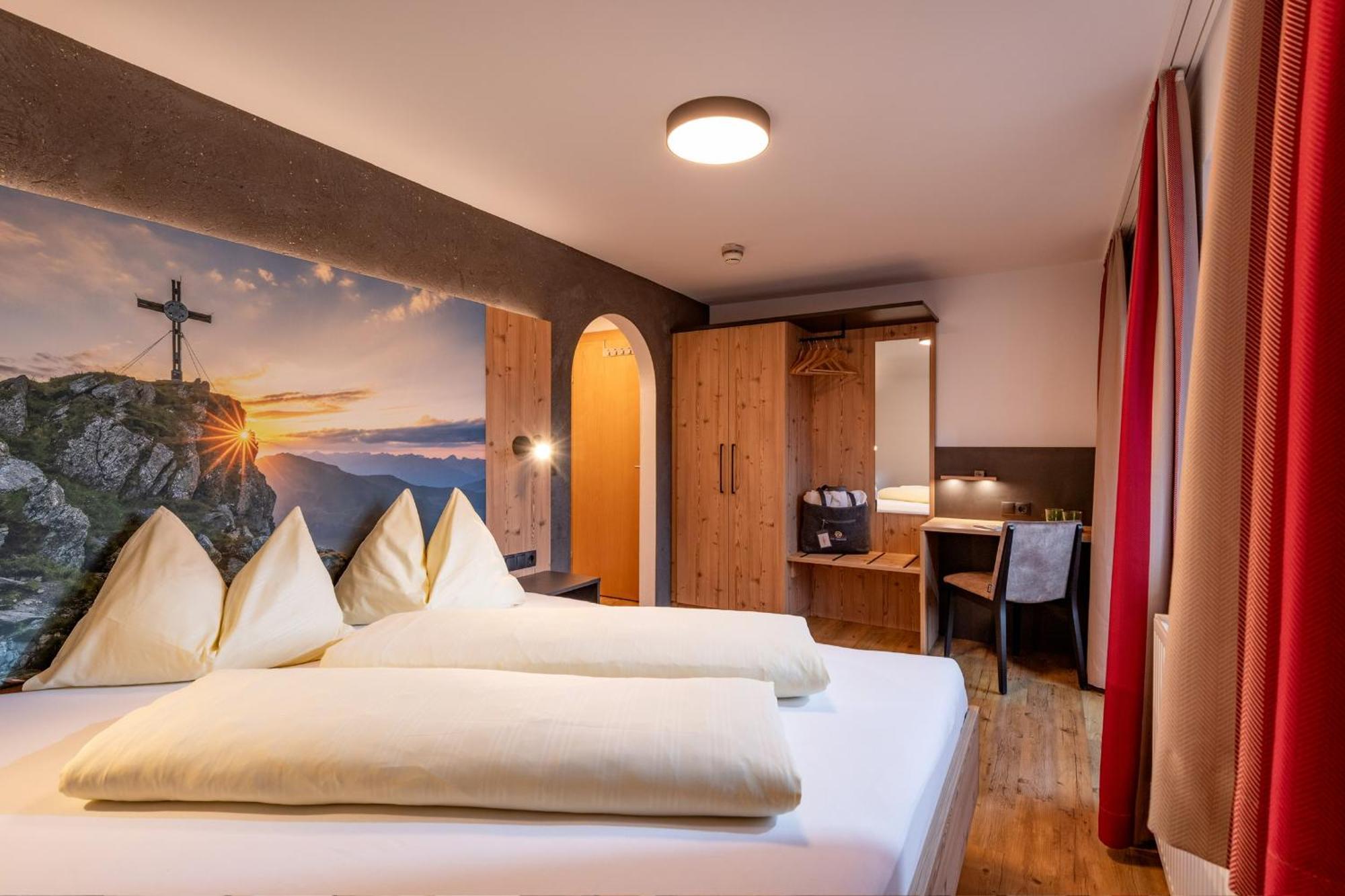 Das Sonnleiten Ski- Und Motorradhotel Bruck Im Zillertal Bruck am Ziller Exterior photo